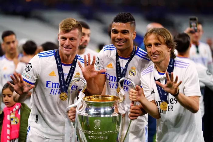 Bộ ba cầu thủ vô địch cúp C1 nhiều lần - Modric, Casemiro và Kroos 